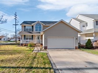 1606 Kemppel Cir, Cuyahoga Falls, OH 44221
