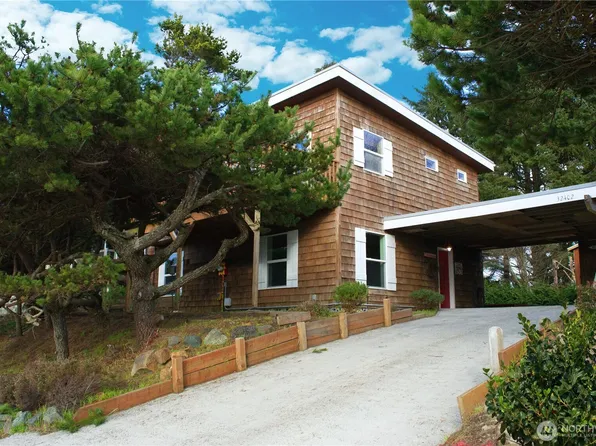 32400 J Place, Ocean Park, WA 98640