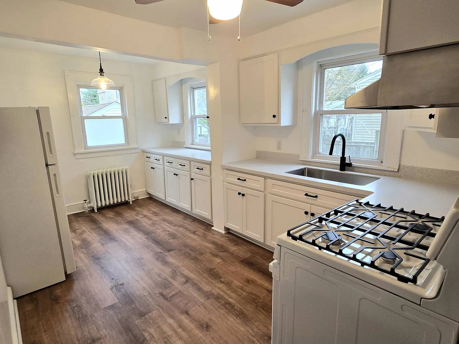 2 bed, 1358 sqft, $3,750 — Photo 1