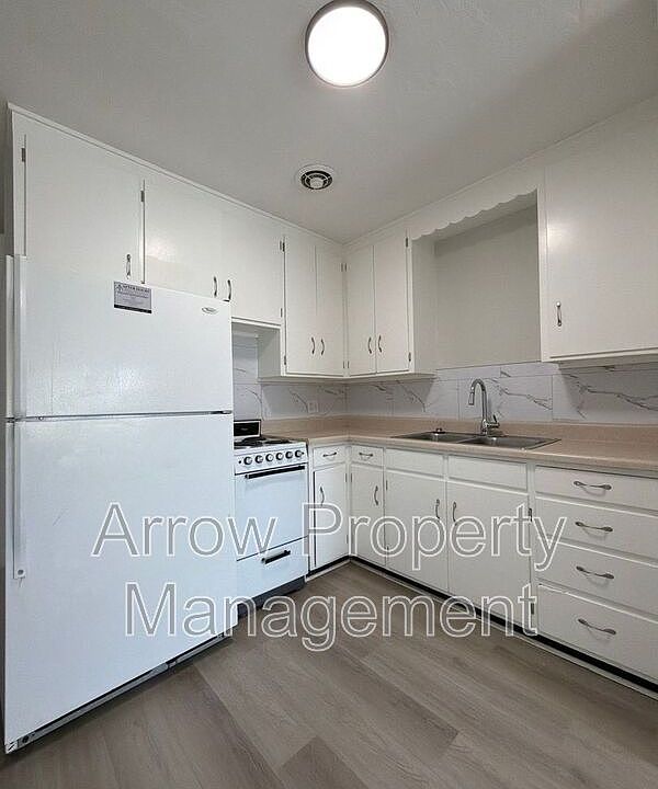 1st image of 805 S 11th St APT 4