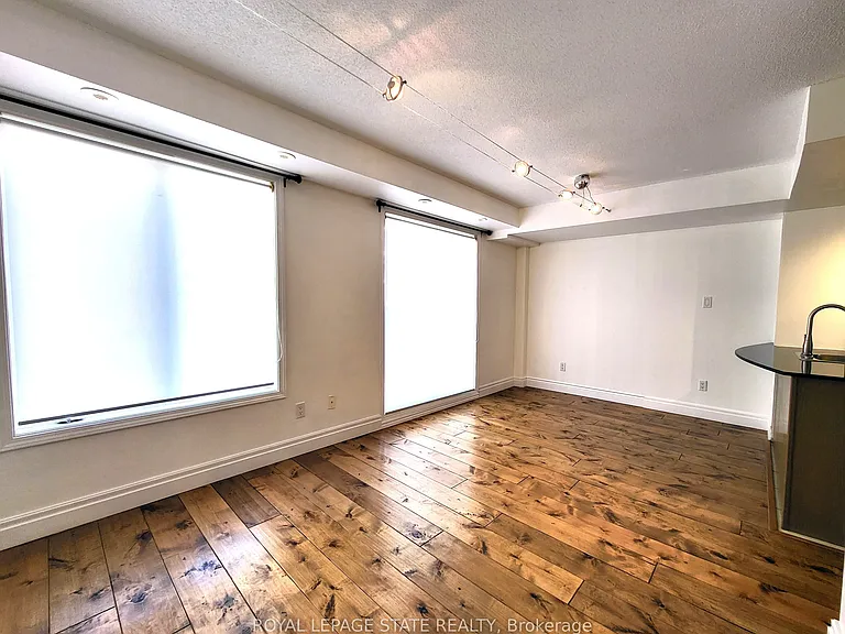 20 Laidlaw St #1122 — Photo 9