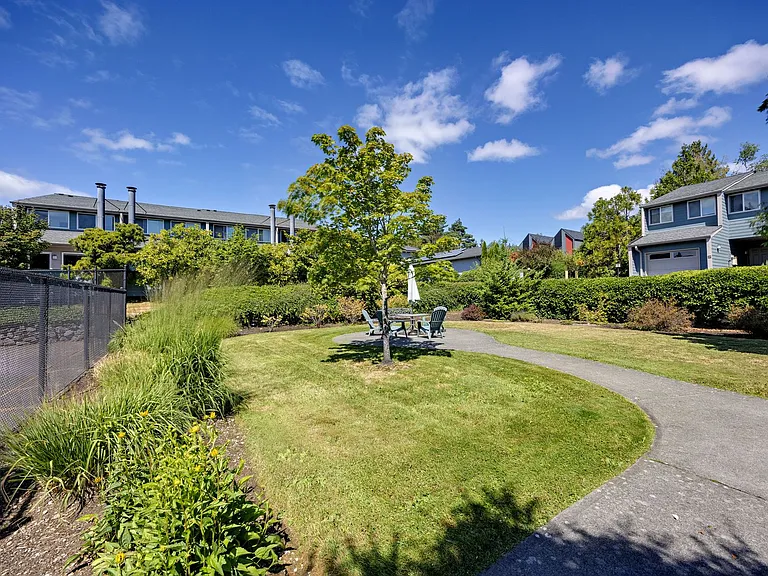 261 Shepard Way NW — Photo 5