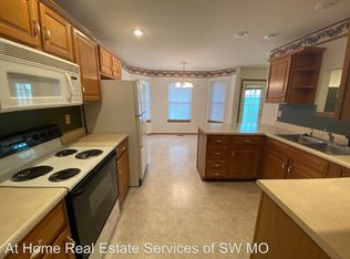 1326 W Carriage Ct, Nixa, MO 65714