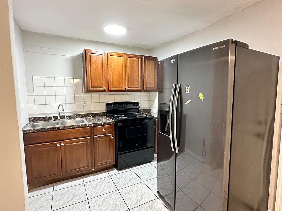 1st image of 1252 NW 27th St #3