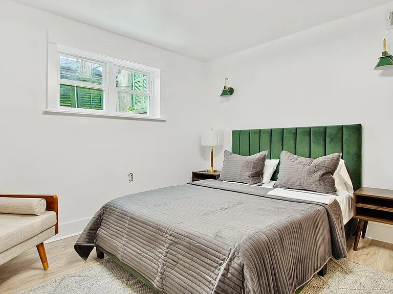 2604 Chartres St #B — Photo 8