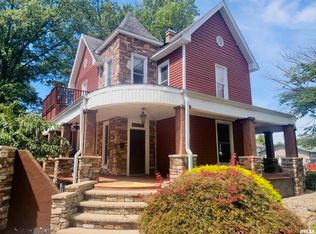 521 N Locust St, Flora, IL 62839