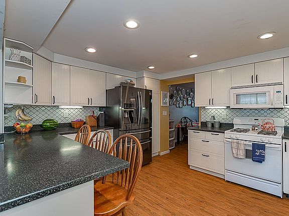 5th image of 3263 Riverpoint Ct