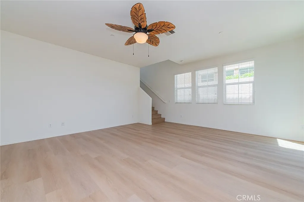 4 bed, 2.5 bath, 2200 sqft, $3,600 — Photo 4