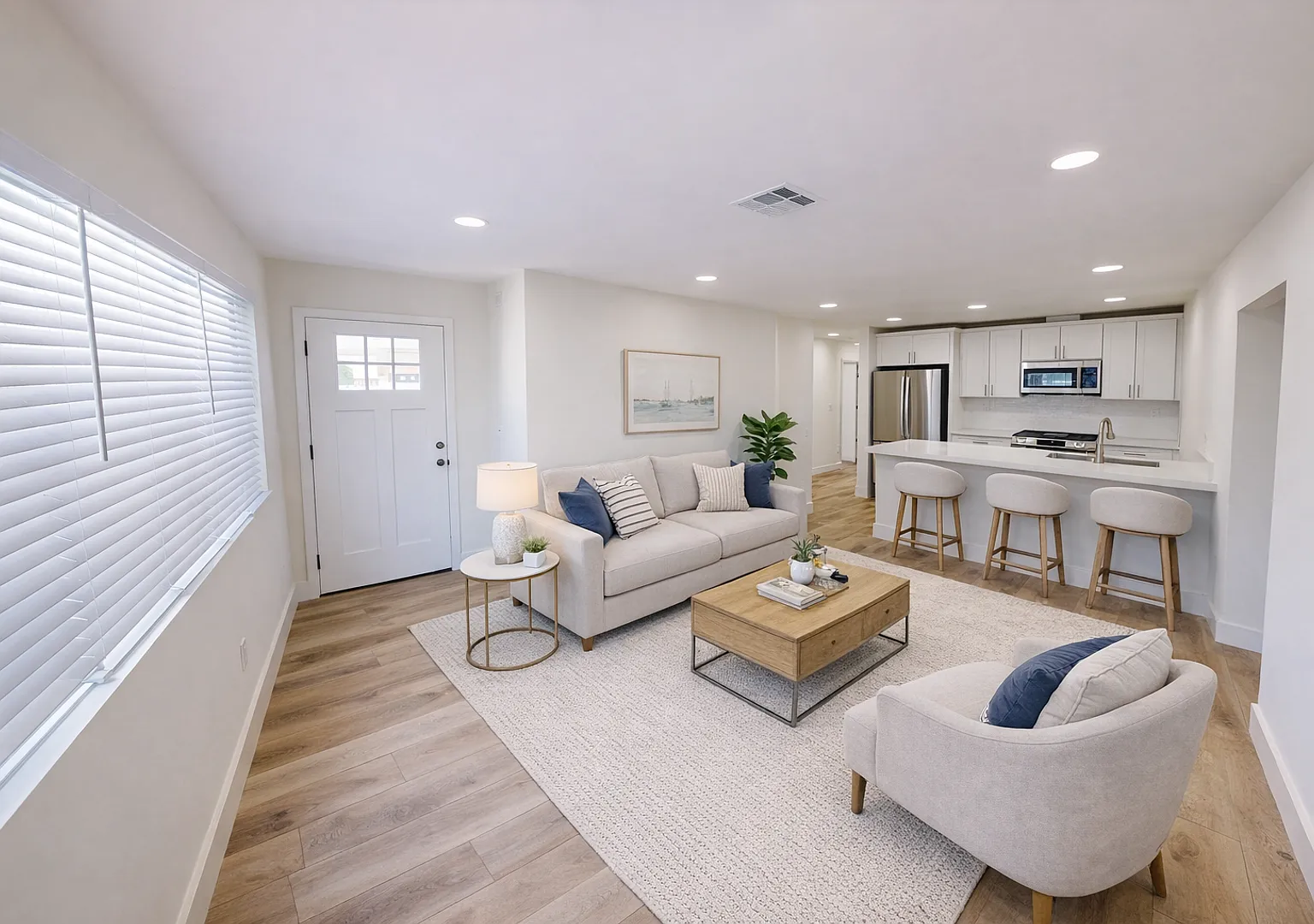 Newly Renovated 5 bedroom house! — Photo 1