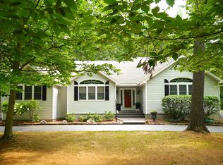 102 Chelsea Dr, Saratoga Springs, NY 12866