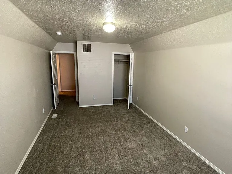 10806 W Heartwood St — Photo 22