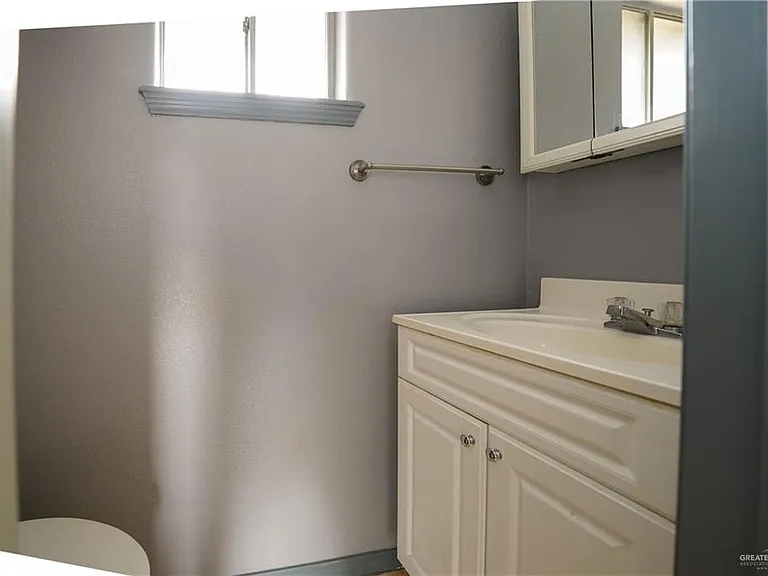 204 E Gomez Dr — Photo 15