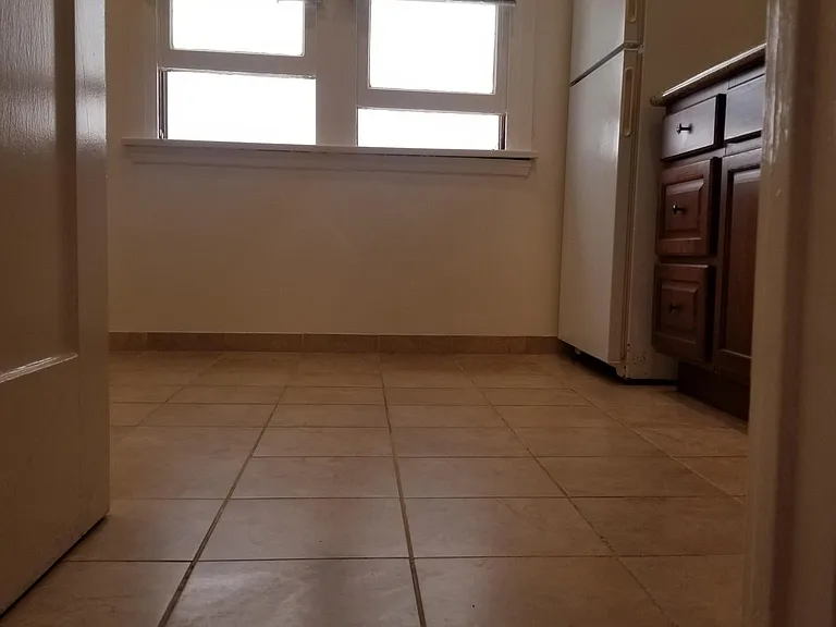 LARGE REMODELED KITCHEN
