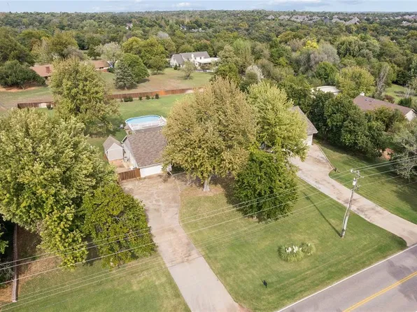 1611 E Coffee Creek Rd, Edmond, OK 73034