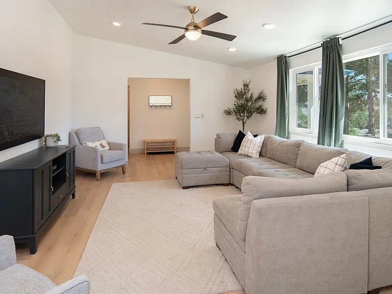 12835 Thomas Creek Rd — Photo 5