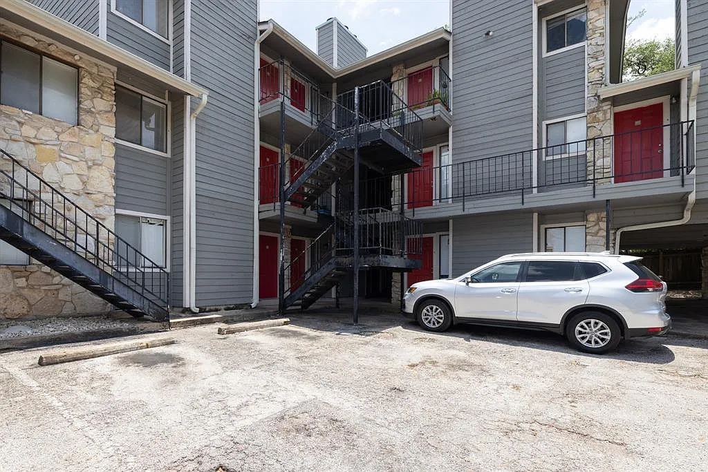 1 bed, 1.0 bath, 508 sqft, $795 — Photo 3