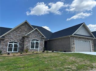 103 Cobblestone Ct, Mount Airy, NC 27030