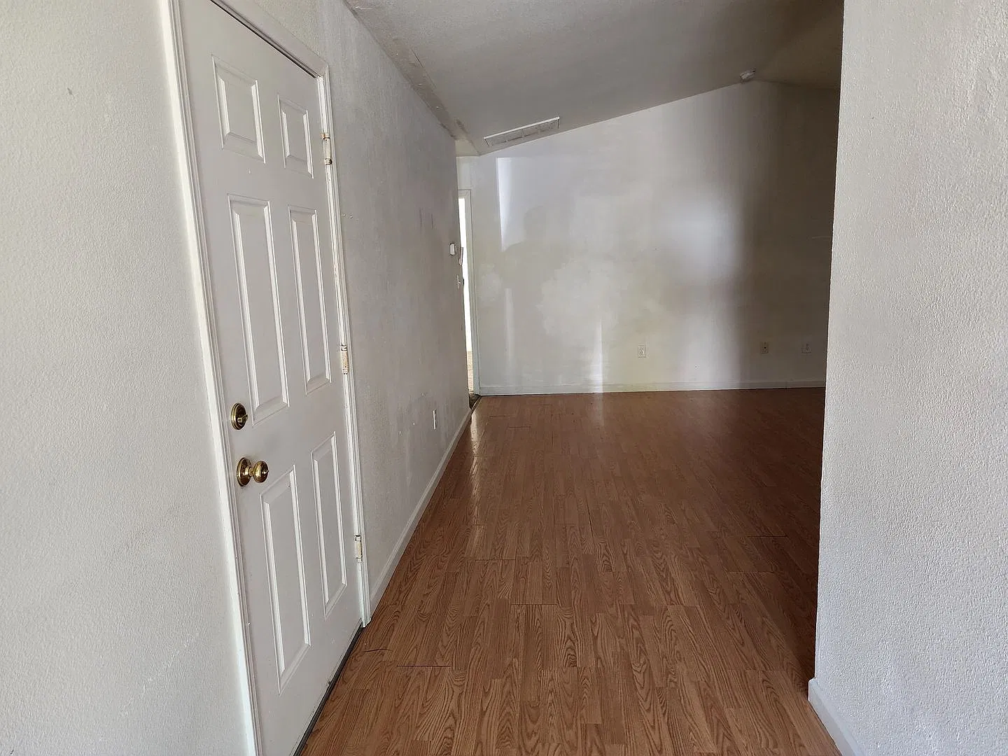 3 bed, 2.0 bath, 1211 sqft, $1,950 — Photo 2