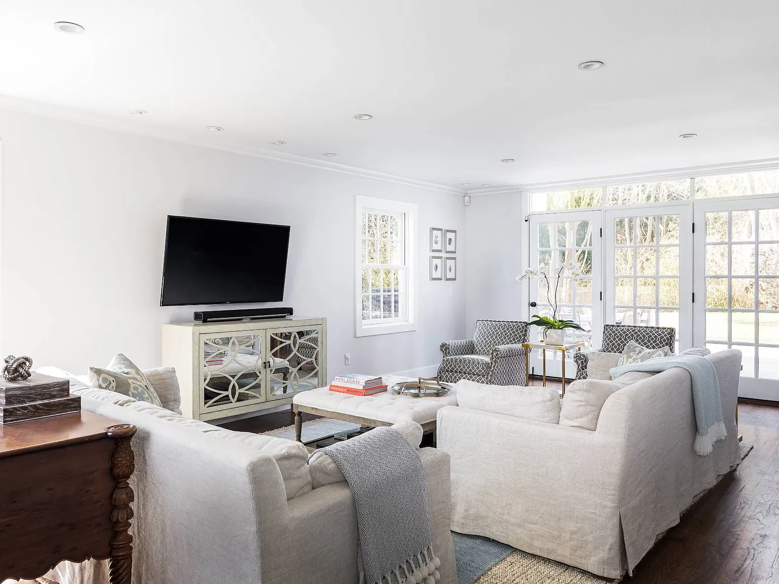Summer in the Heart of Bridgehampton Village — Photo 4