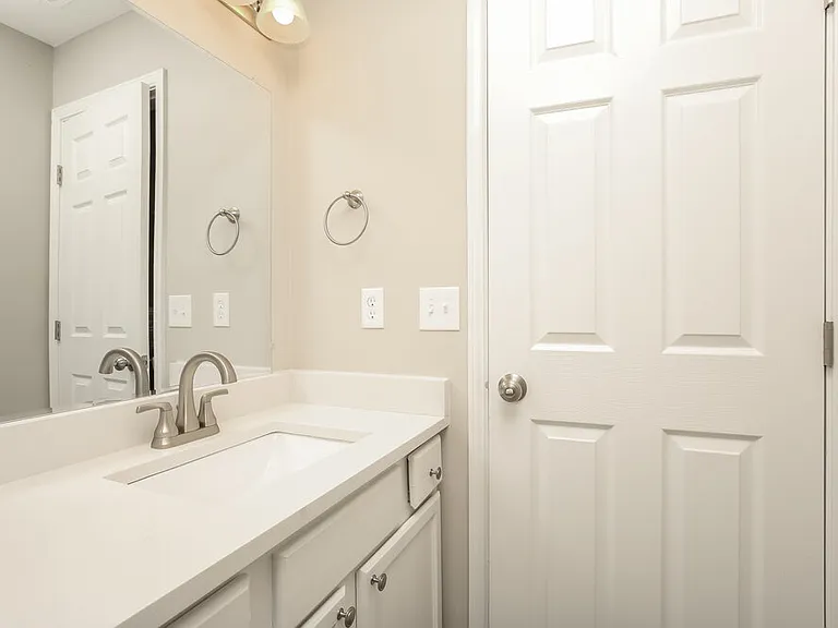 1103 Phelissa Dr — Photo 13