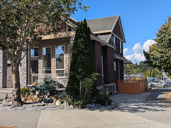 3rd image of 14197 62b Ave