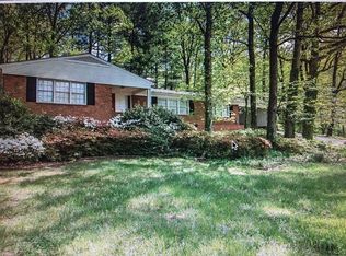 1100 Brookwood Dr, High Point, NC 27262