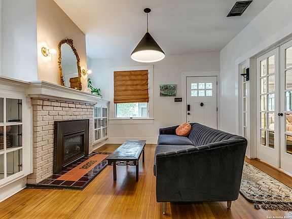 5th image of 412 QUEEN ANNE CT