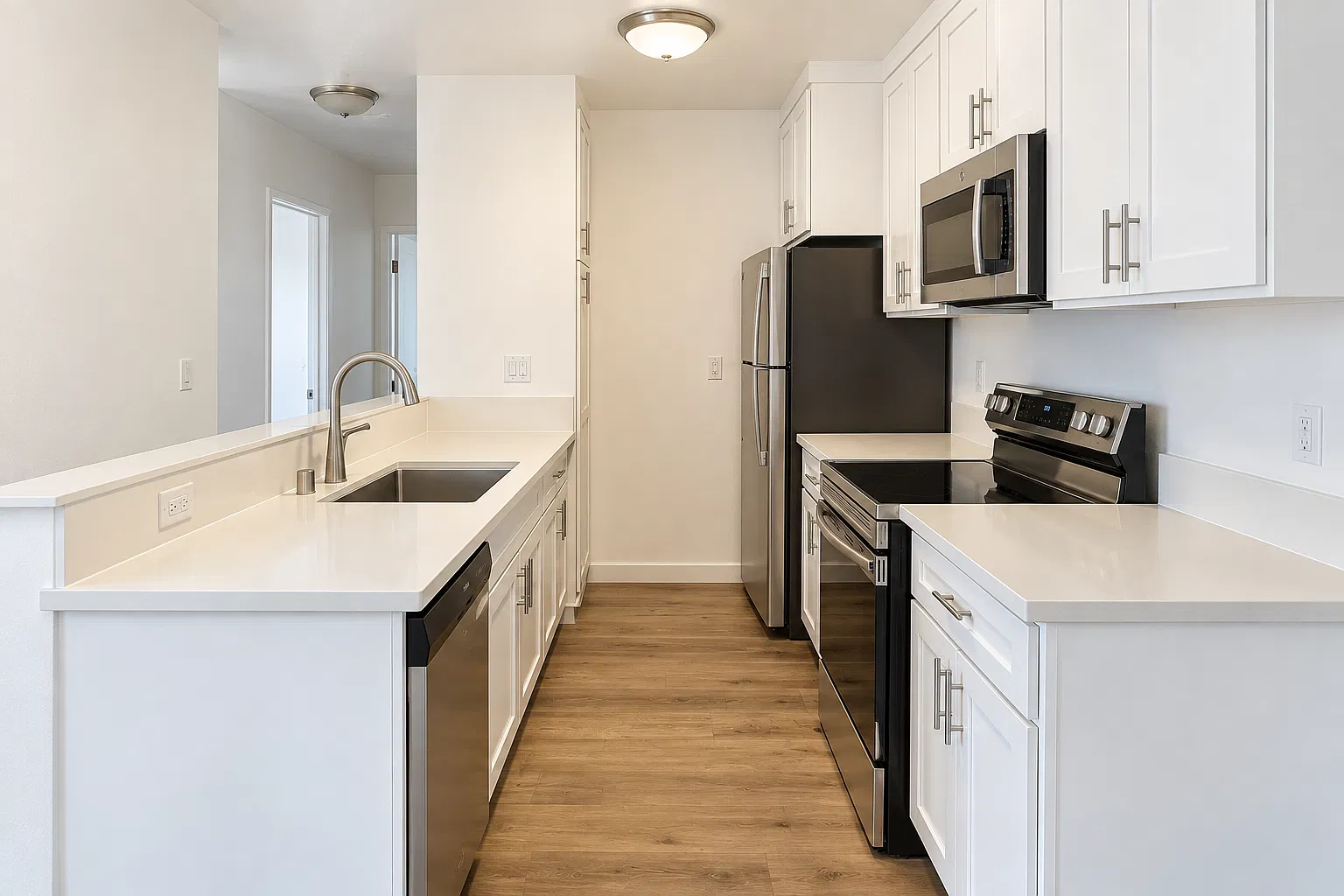 3 bed, 1204 sqft, $3,295 — Photo 3