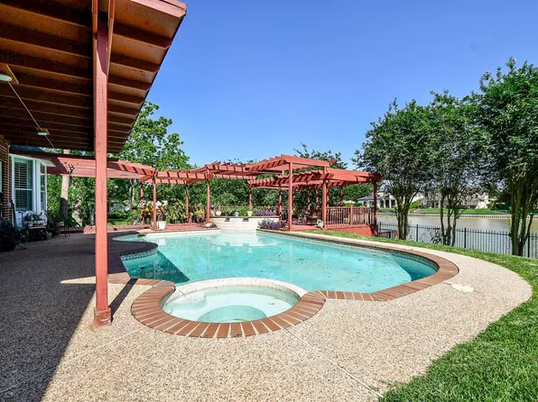 410 Kingfisher Dr, Sugar Land, TX 77478