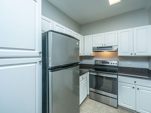 5th image of 60 Fenwick Hall Aly APT 611
