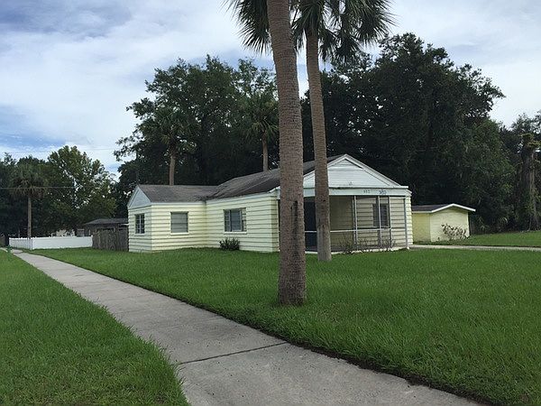 1st image of 802 Catalina Dr