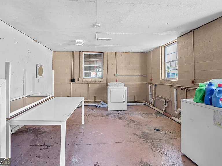 492 Pine Rd — Photo 36