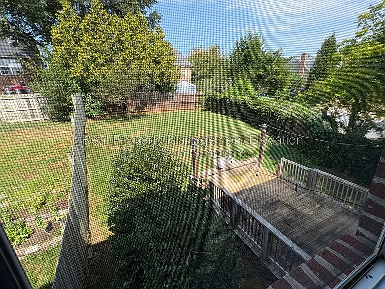2027 Harvest Dr — Photo 3