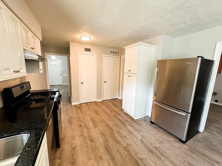 6461 Danbury Ln — Photo 15