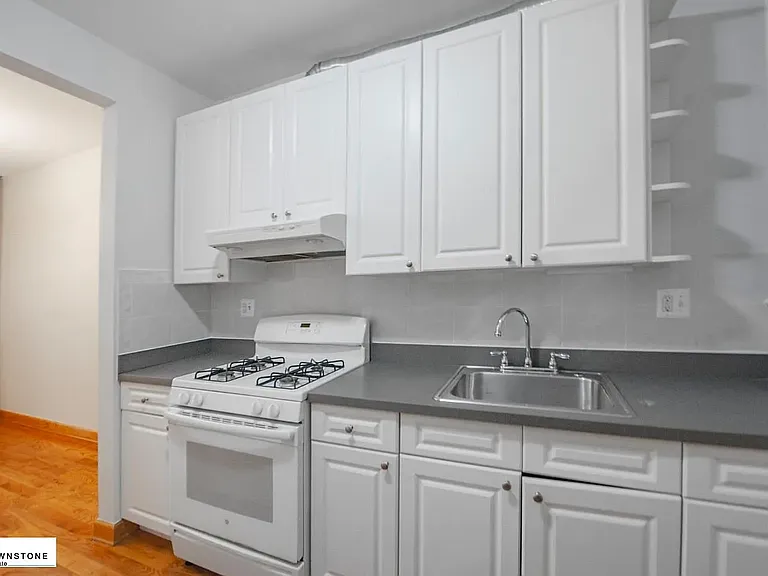 1205 8th Ave #2L — Photo 3