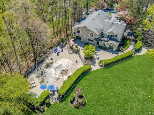 12 Rollingwood Drive, New City, NY 10956