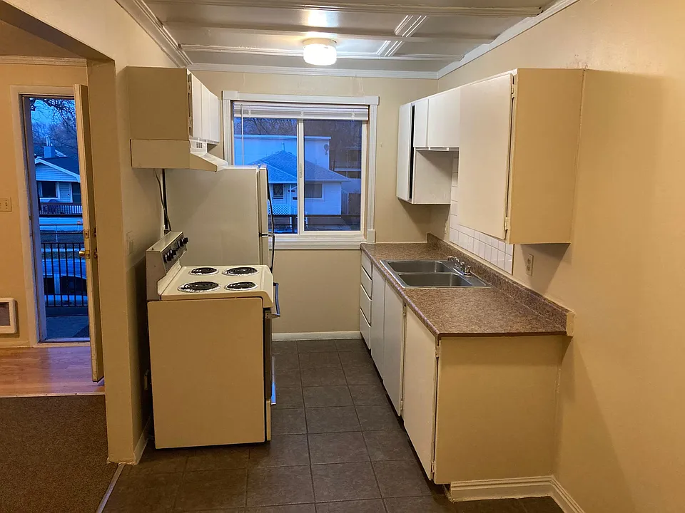 204 E Browning Ave #7