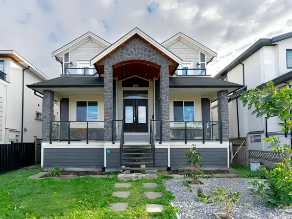 520 Ewen Ave, New Westminster, BC V3M 5B1