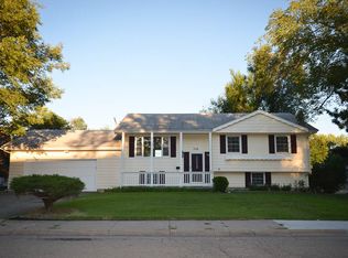 709 Countryside Rd, Junction City, KS 66441