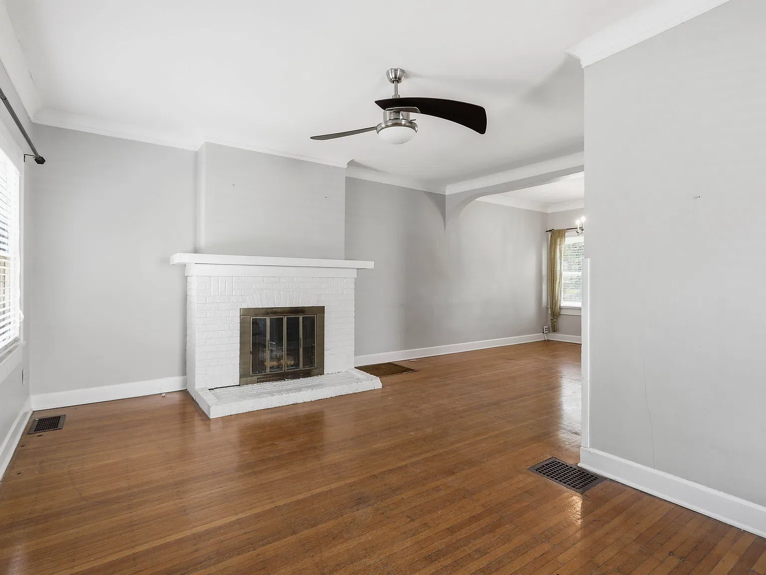 3 bed, 1134 sqft, $2,100 — Photo 2