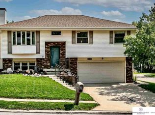 5705 N 116th Cir, Omaha, NE 68164