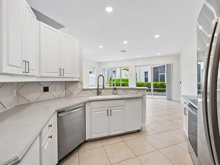 601 Resort Ln — Photo 10