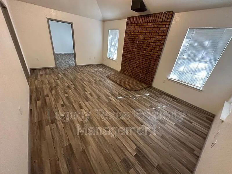 2 bed, 2.0 bath, 1224 sqft, $1,600 — Photo 2