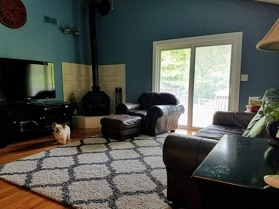 4th image of 1109 Viewcrest Dr