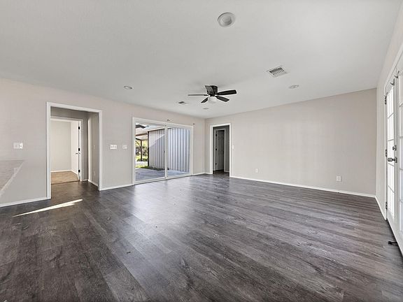 4th image of 805 S 4th St