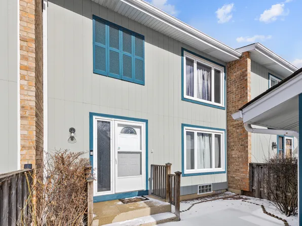 237 Pinewood Ln, Bloomingdale, IL 60108
