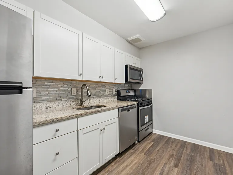 10724 W West Dr #204 — Photo 13