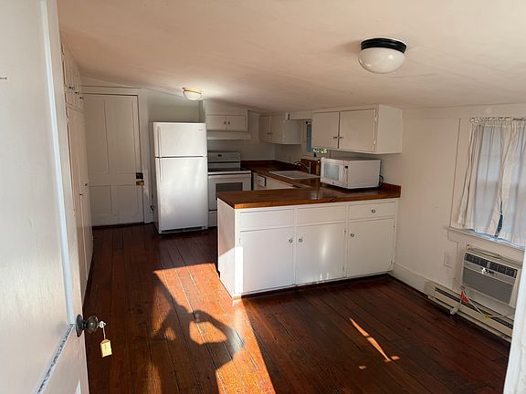 Kitchen and breakfast room