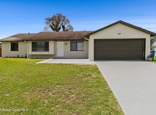 940 Forest St NE, Palm Bay, FL 32907