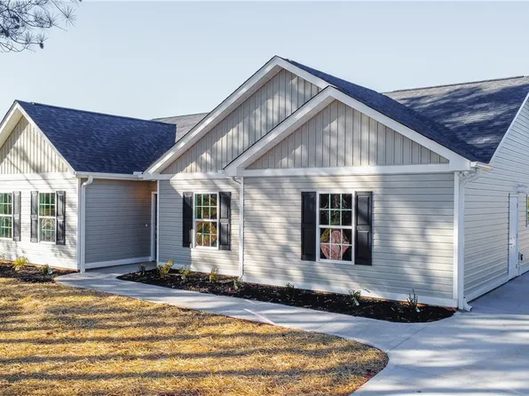 611 Bethlehem Ridge Rd, Pickens, SC 29671